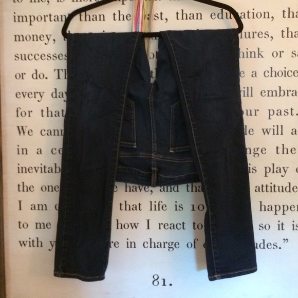 American Eagle stretch size 4 skinny jeans