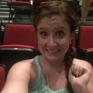 Meet your Posher, Caitlin