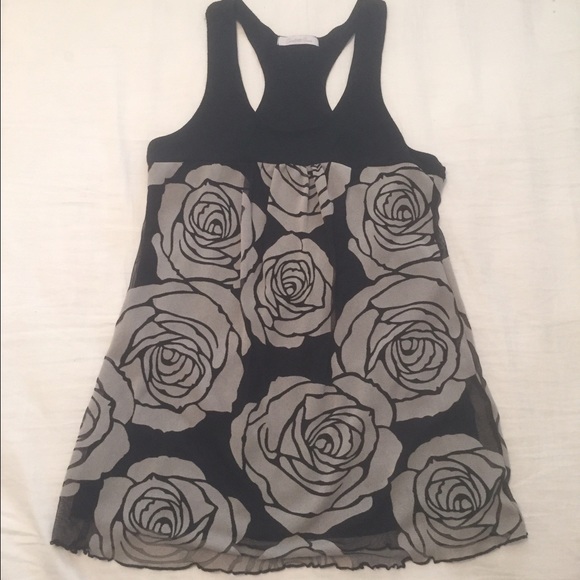 Cute sleeveless top with floral pattern