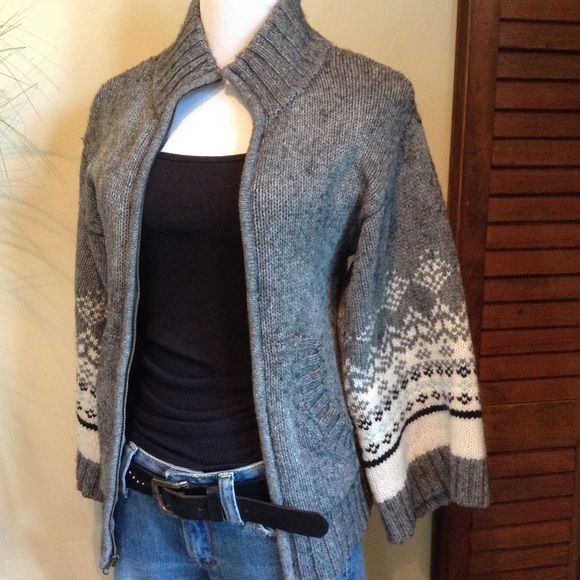 Old Navy Sweater