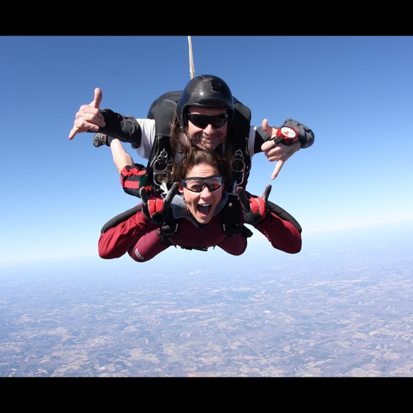 Meet your Posher, Nicole - Picture 3 of 4