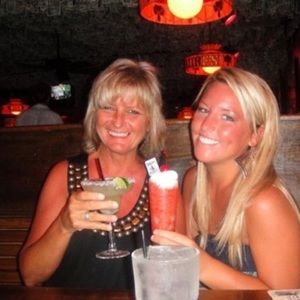 Meet your Posher, Debi