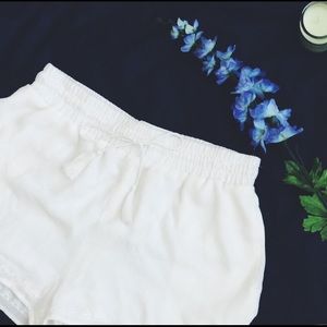 🦄GORGEOUS🦄 OFF WHITE DRAWSTRING SHORTS