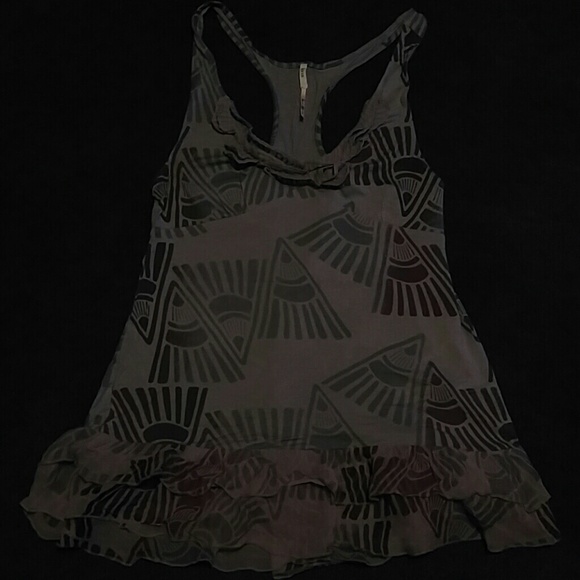 Cute Ruffled Tank - Picture 3 of 3