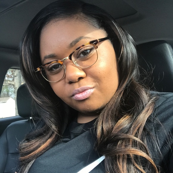 Meet your Posher, Ashley - Picture 1 of 2