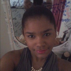 Meet your Posher, Luz