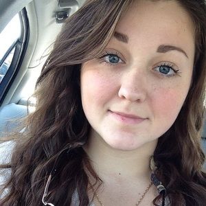 Meet your Posher, Alanis