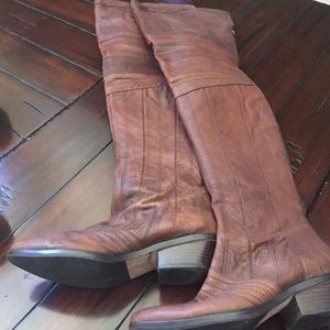 Report signature brown Columbus boots