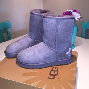 💯% Authentic Ugg Boots 🎀 Breast Cancer Awareness