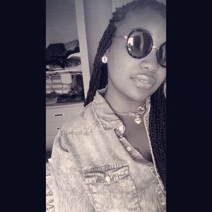 Meet your Posher, Shaina