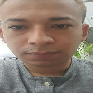 Meet your Posher, Emmanuel