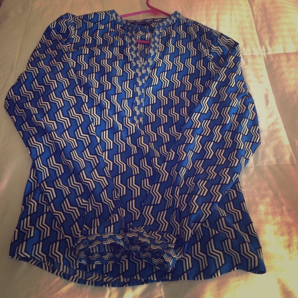 🆕Patterned Blouse - Picture 1 of 3