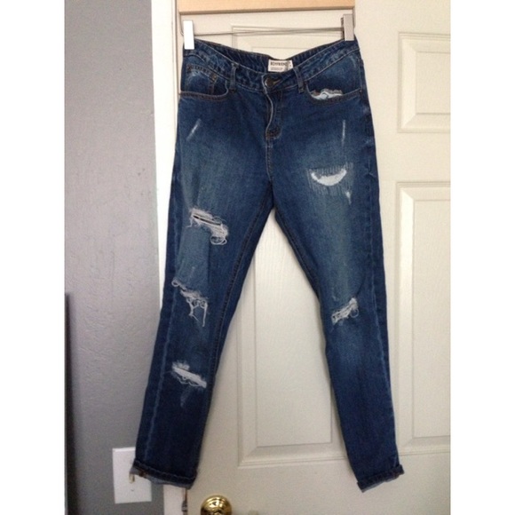 Distressed boyfriend jeans