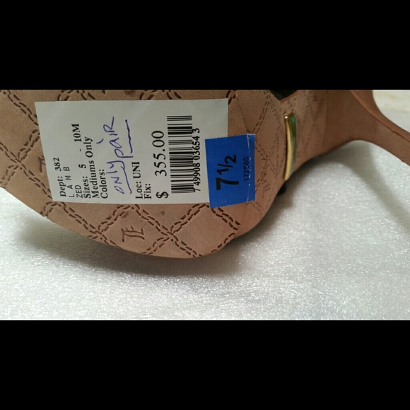 L.A.M.B. lamb zed heels. Size 7.5 - Picture 4 of 4