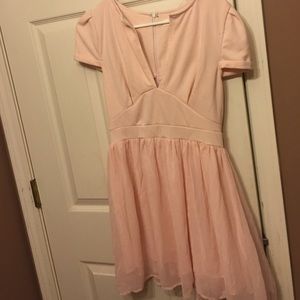 Tobi V front dress light pink