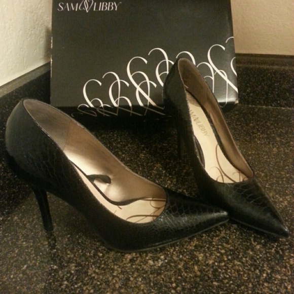 Sam Libby Dominique Pointed Toe Pump  Heel