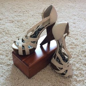 Jessica Simpson heels