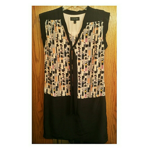 Unique Geometric Patterned Dress with Knot - Picture 1 of 3