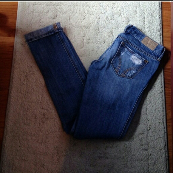 RESERVED** Destroyed Hollister Jeans W:0, L:31