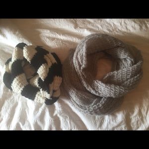 NWOT! Bundle of infinity scarves🍂