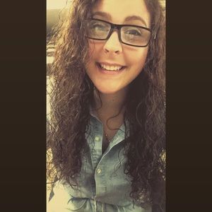 Meet your Posher, Emilie