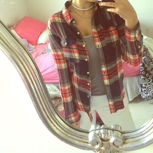 Cute flannel top! ❤️