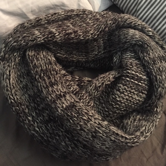 H&M Accessories - Grey infinity scarf.