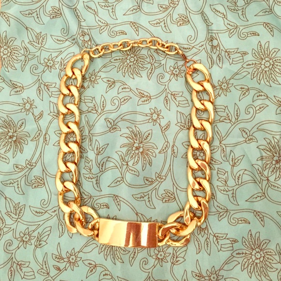 GOLD COLLAR NECKLACE