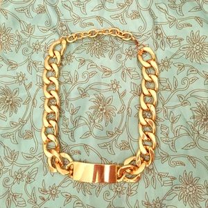 GOLD COLLAR NECKLACE GOLD COLLAR NECKLACE