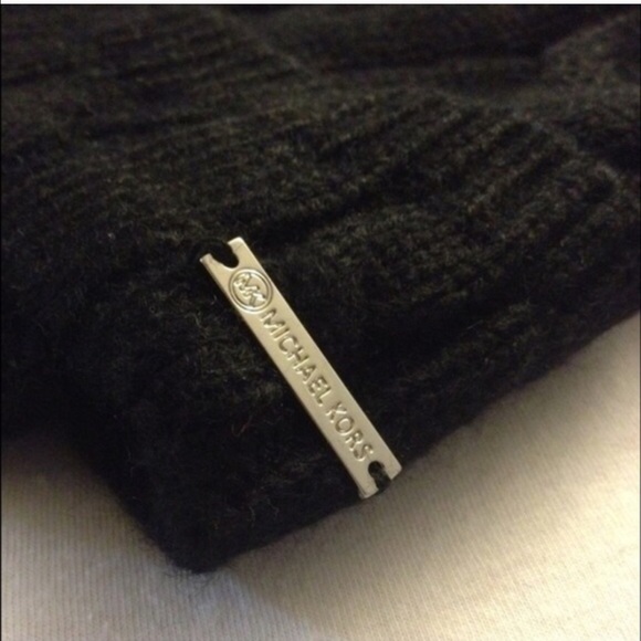 Michael Kors Merlot and Black infinity scarf - Picture 2 of 3