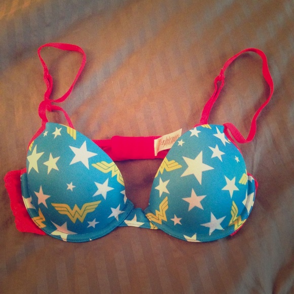 Wonder Woman Bra 34b, never worn, just washed
