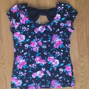 Floral Tee w/ Bow on the Back