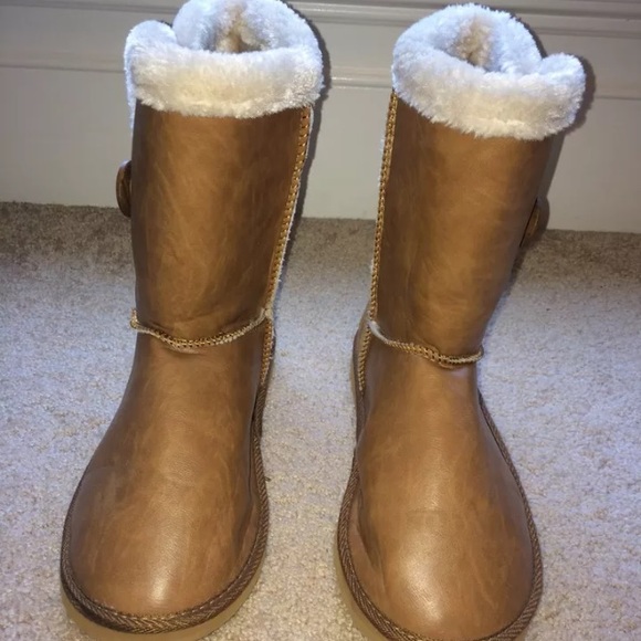 Fur boots