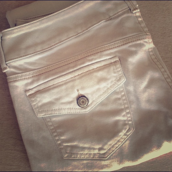 New, white, American Eagle, Artist fit, capris!