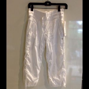 Lululemon White Dance Studio Crop Lined NWT