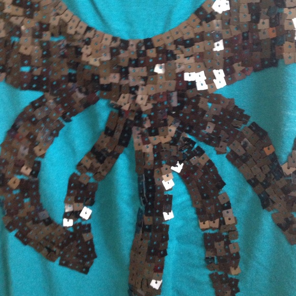 Top - Picture 2 of 3