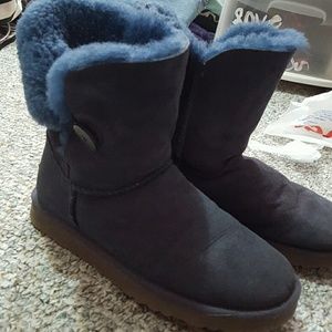 BLUE UGGS