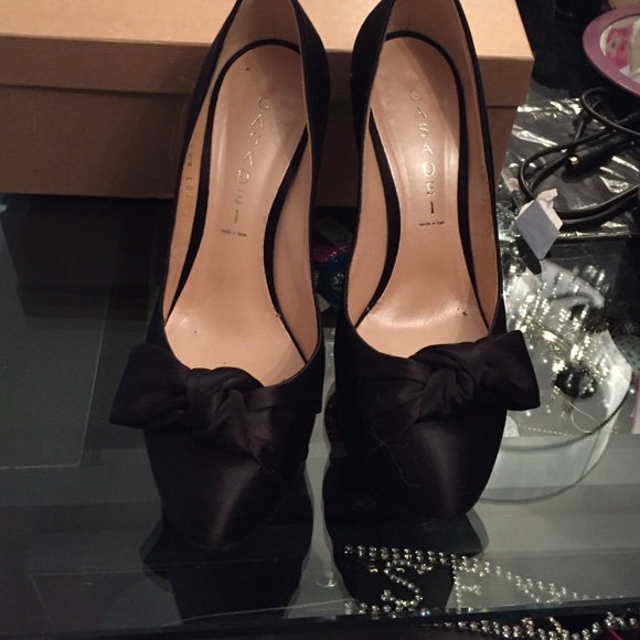 Authentic casadei heals