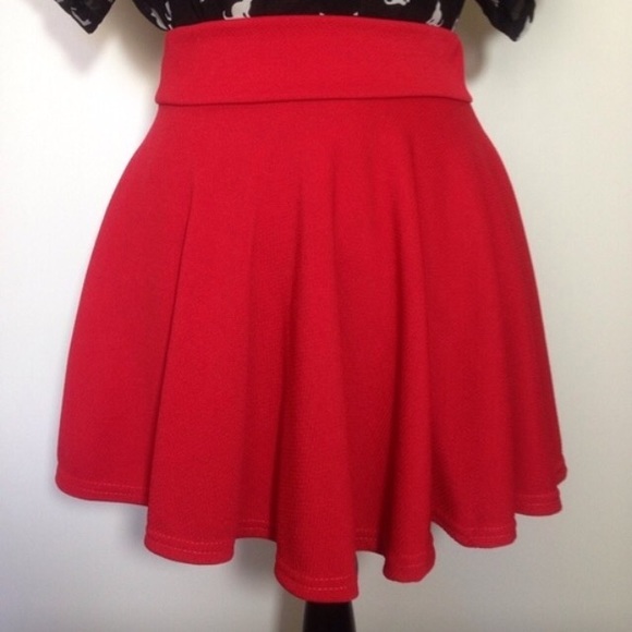 Red skater skirt ❤️