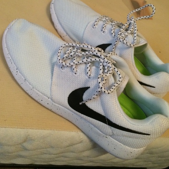 new nike speckled roshes!