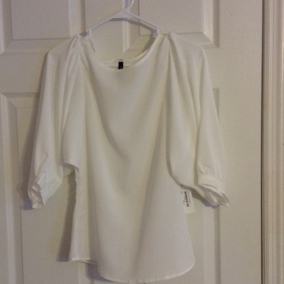 Pearl white modern boutique blouse!