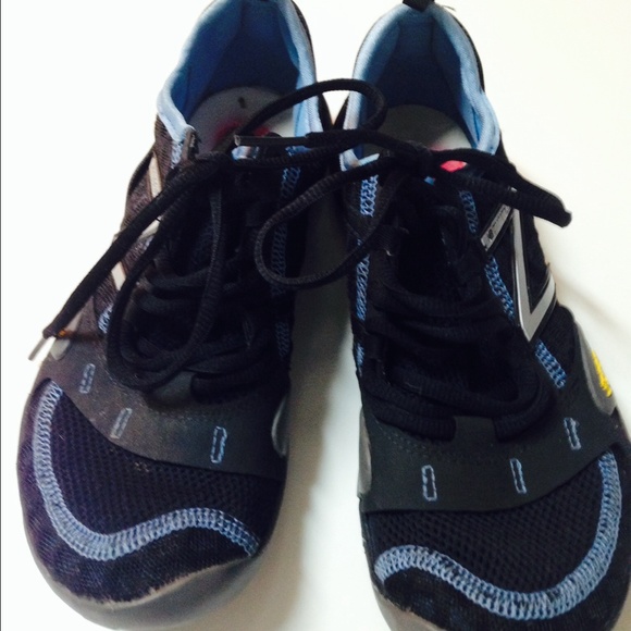 New balance minimus running shoes