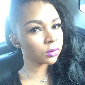 Meet your Posher, Johnae