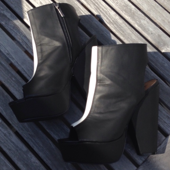 Michael Antonio Platform Open Toe Booties - Picture 3 of 4