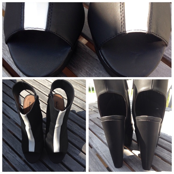 Michael Antonio Platform Open Toe Booties - Picture 4 of 4