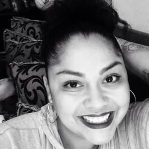 Meet your Posher, Zoila