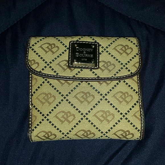Dooney & Bourke Handbags - Authentic Dooney & Bourke Wallet
