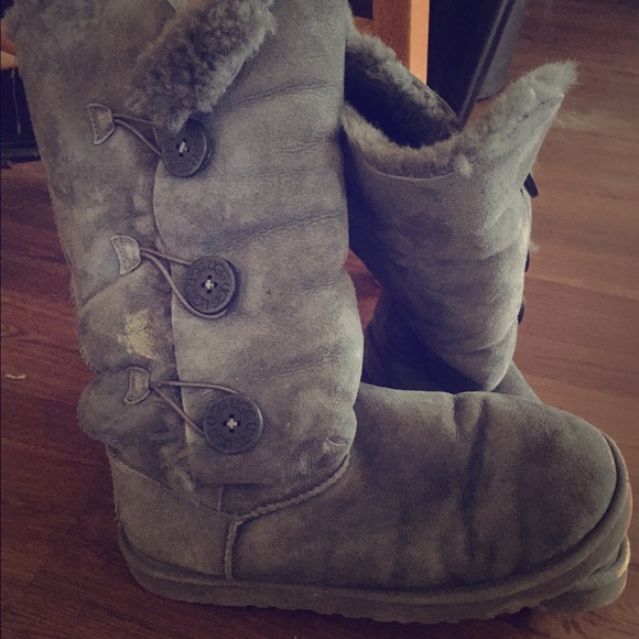 Grey uggs