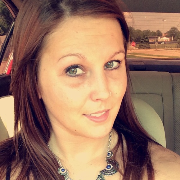 Meet your Posher, Shelbie - Picture 1 of 1