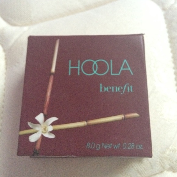 Benefit: Hoola Bronzer ( FULL SIZE)